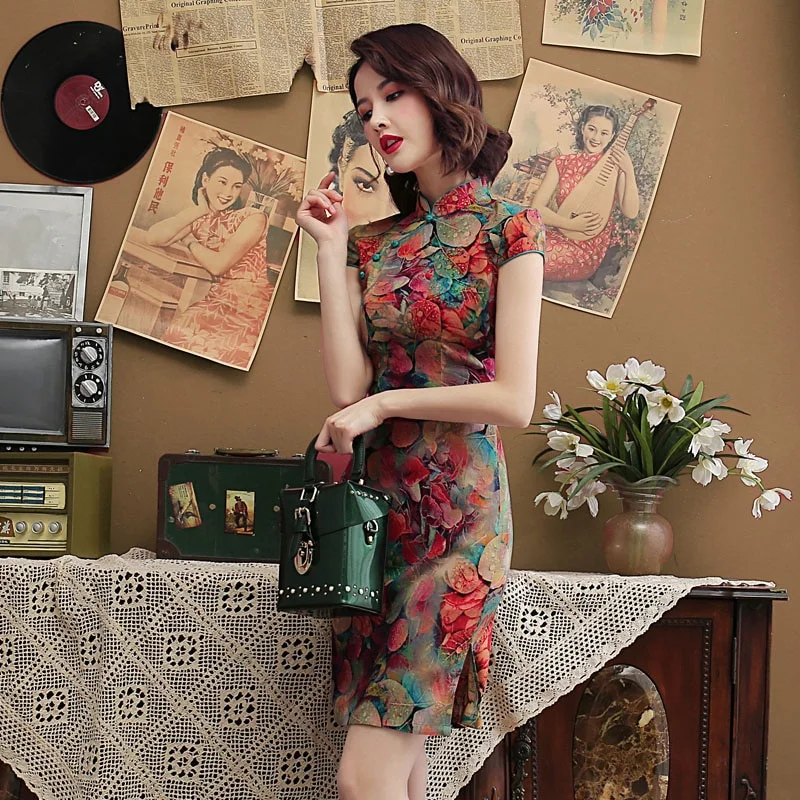 Robe Chinoise De Ville Motifs Floraux